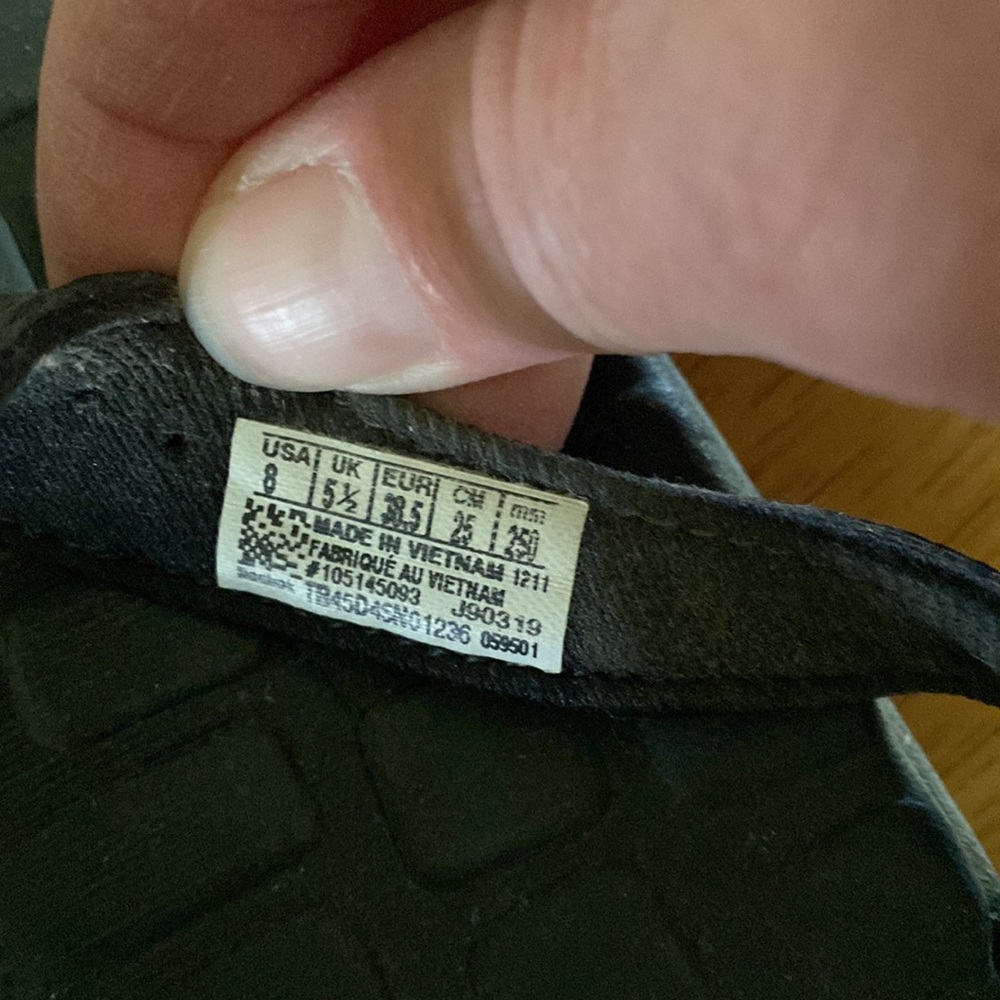 Free With Purchase Of Another Item In Closet - image 5